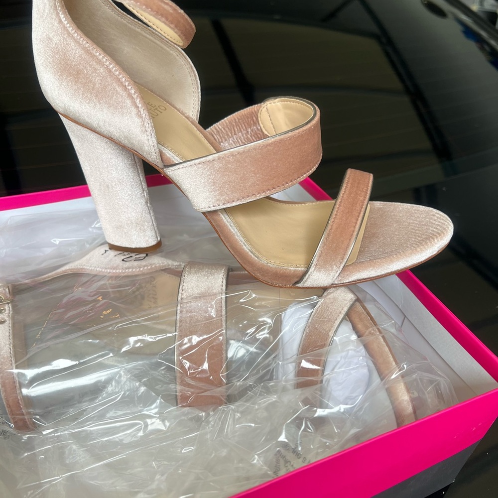 Vince Camuto Blush Velvet Heels - Picture 1 of 5